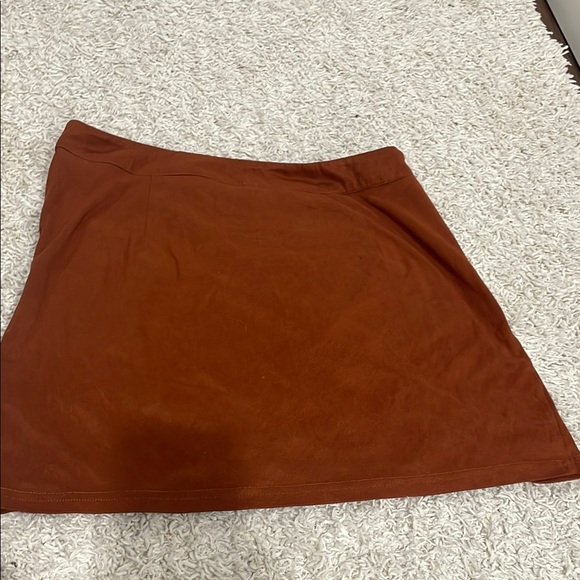 SHEIN Rust Mini Skirt - Picture 2 of 3